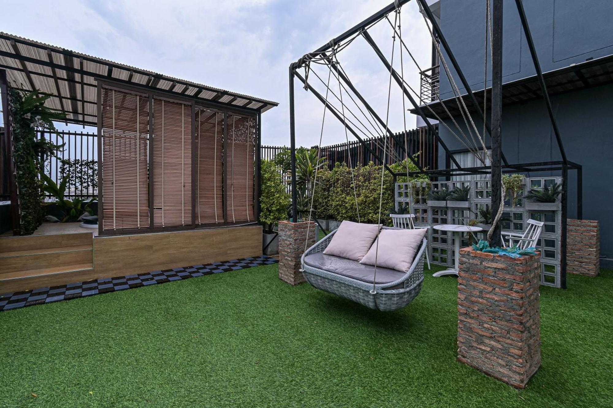 Shewin De Bangkok Hotel Exterior photo