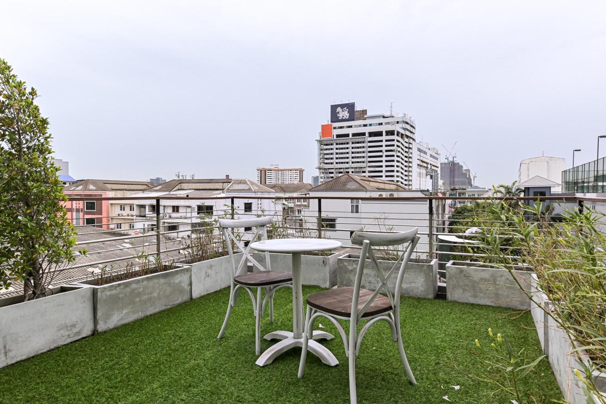 Shewin De Bangkok Hotel Exterior photo